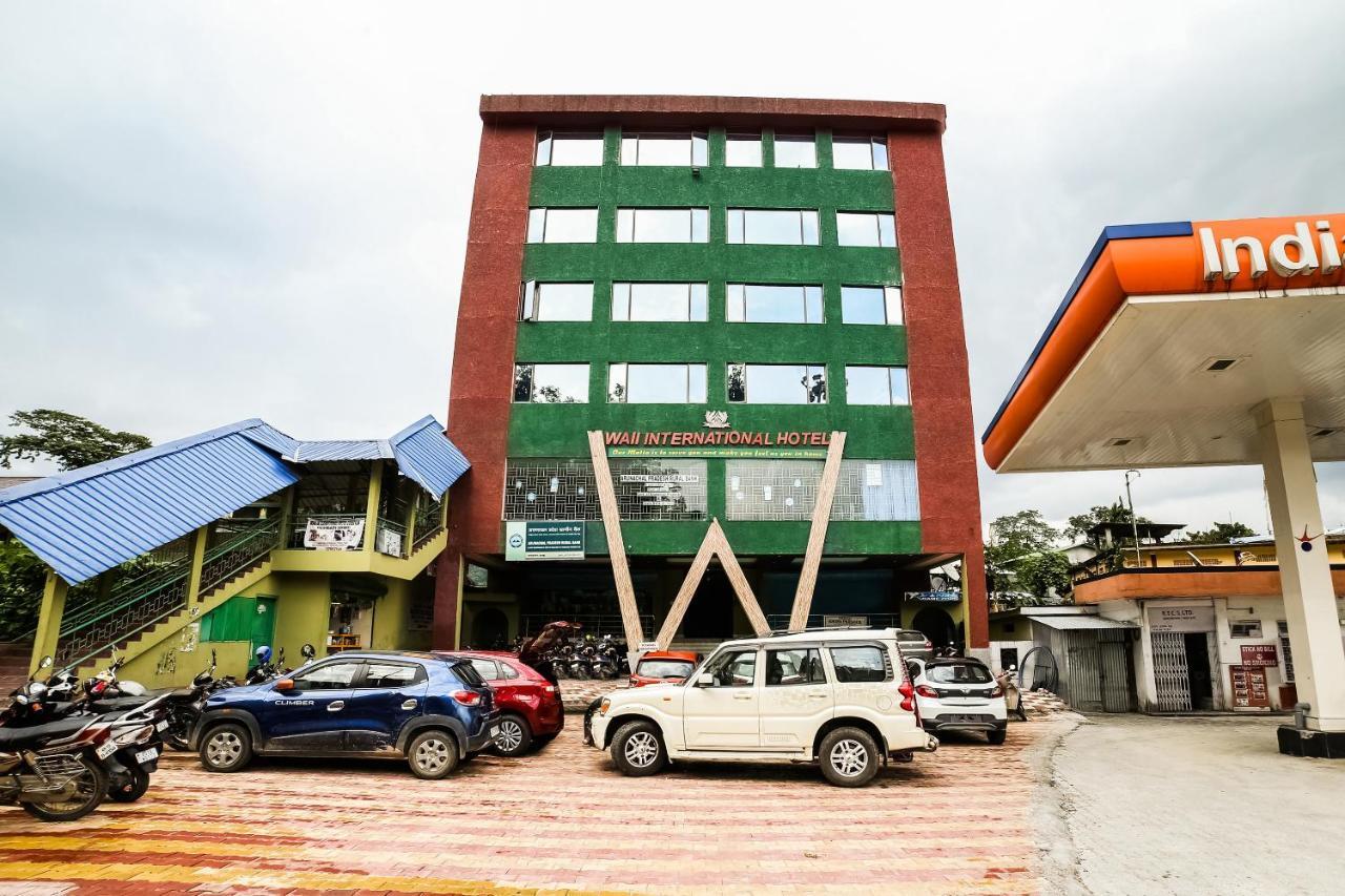 Capital O 61351 Waii International Hotel Bhalukpung Exterior photo